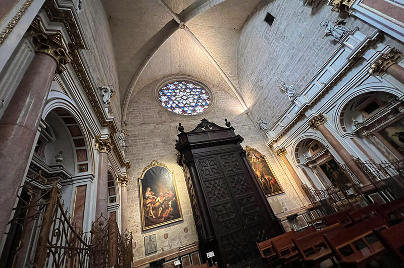 Valencia catedral rose window color